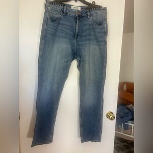 Hollister curvy high-rise mom Jean